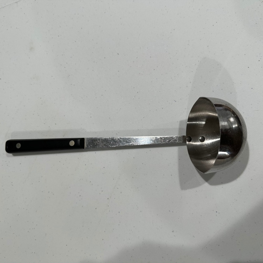 EKCO Soup Ladle Stainless Vanadium Black‎ Handle Silver Good Vintage USA Spout